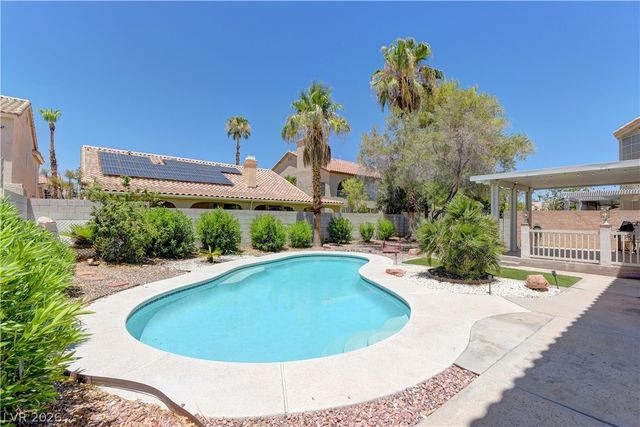11 Old Lake Circle, Henderson, NV 89074