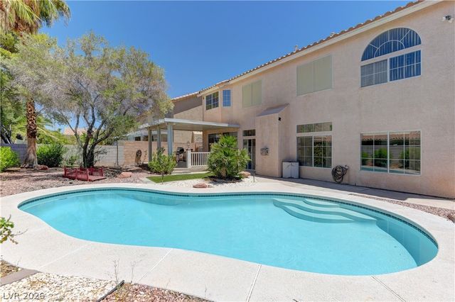 11 Old Lake Circle, Henderson, NV 89074