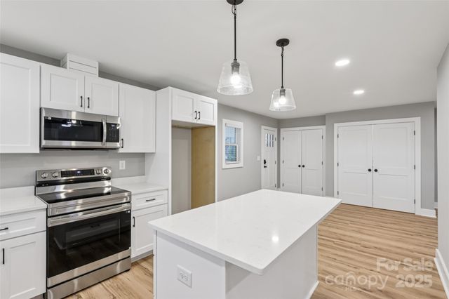 246 E Church Street, New London, NC 28127