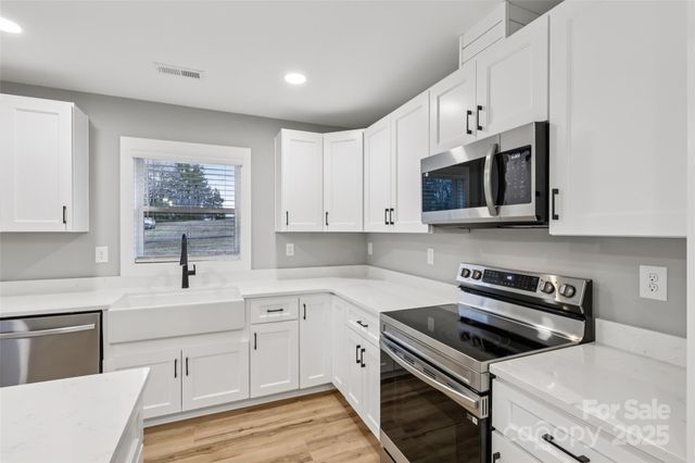 246 E Church Street, New London, NC 28127