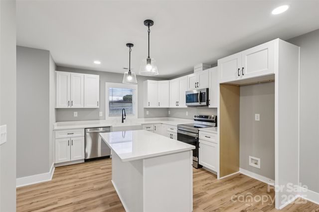 246 E Church Street, New London, NC 28127