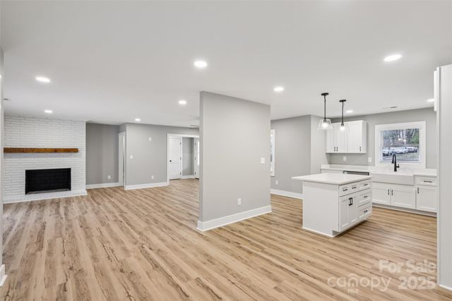 246 E Church Street, New London, NC 28127