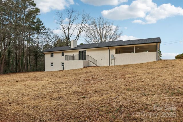 246 E Church Street, New London, NC 28127