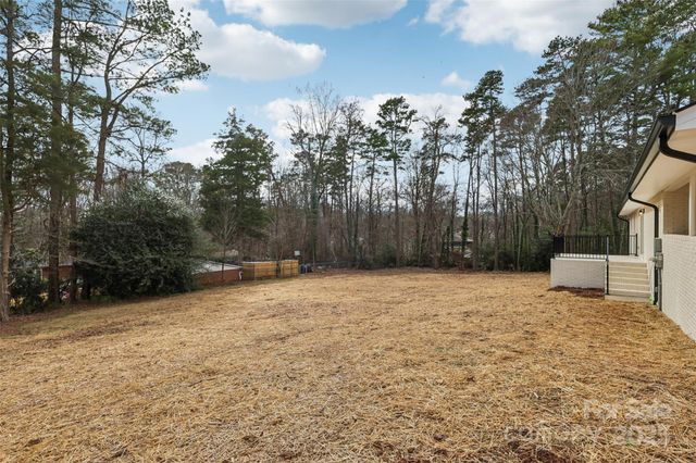 246 E Church Street, New London, NC 28127