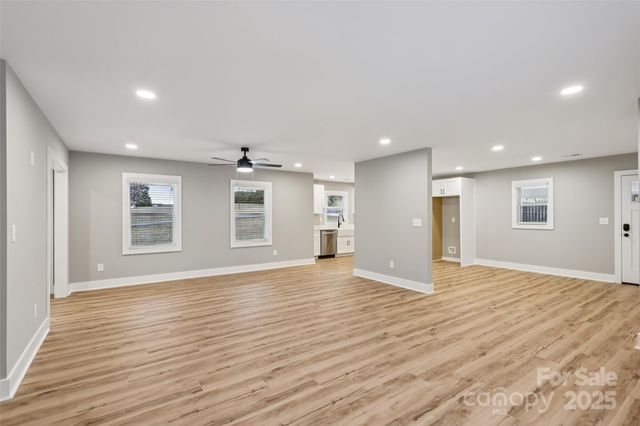 246 E Church Street, New London, NC 28127