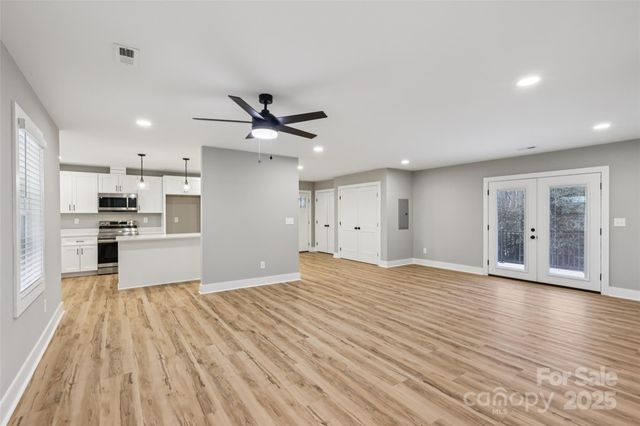 246 E Church Street, New London, NC 28127