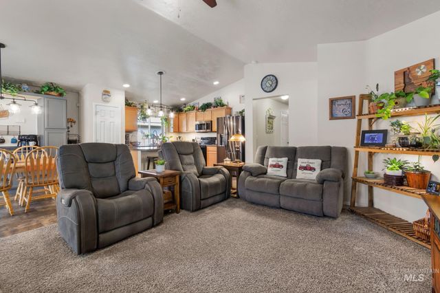 11706 Wilmington St, Caldwell, ID 83605