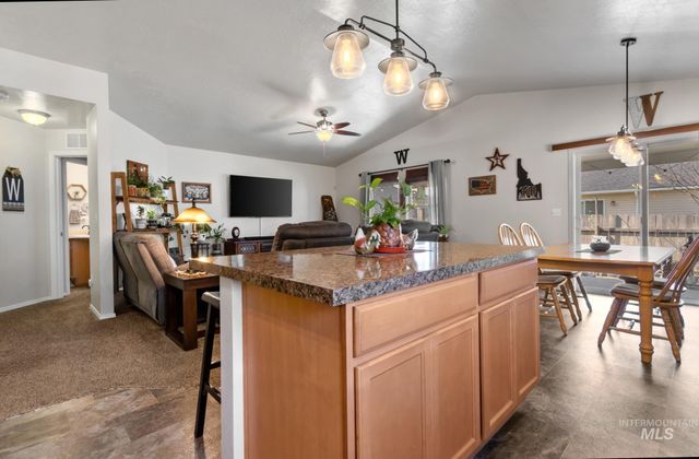11706 Wilmington St, Caldwell, ID 83605