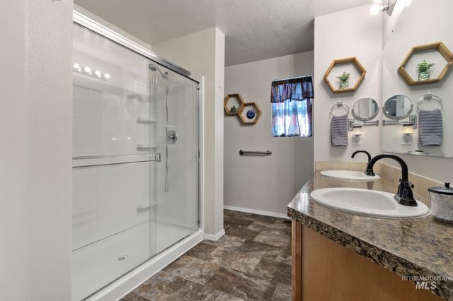 11706 Wilmington St, Caldwell, ID 83605