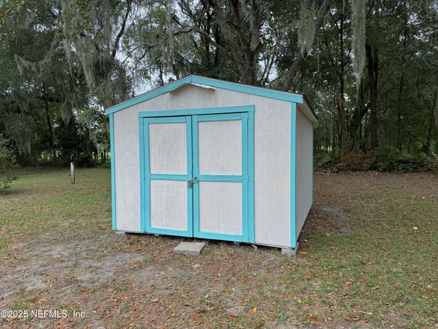 106 RIDGEWOOD Avenue, Interlachen, FL 32148