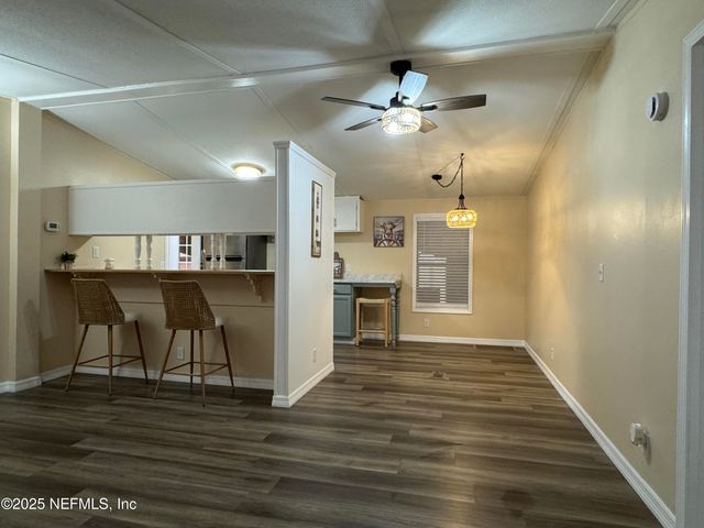 106 RIDGEWOOD Avenue, Interlachen, FL 32148