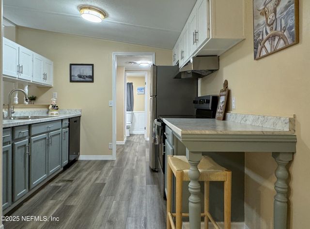 106 RIDGEWOOD Avenue, Interlachen, FL 32148