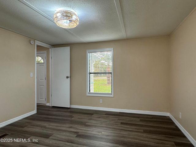 106 RIDGEWOOD Avenue, Interlachen, FL 32148