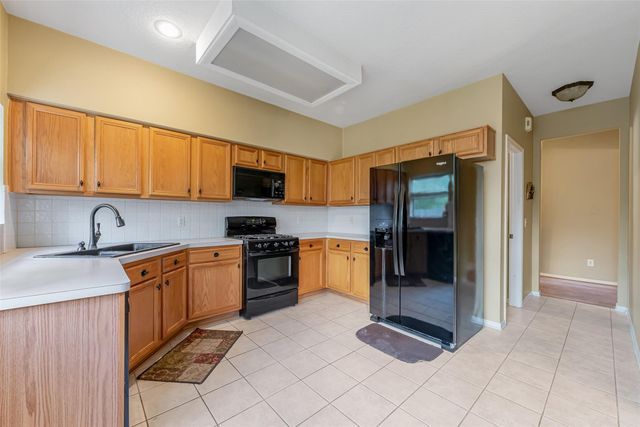 147 S Winterport Circle, The Woodlands, TX 77382