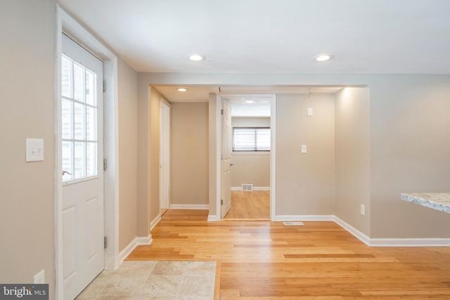 329 HILLCREST AVE, Conshohocken, PA 19428