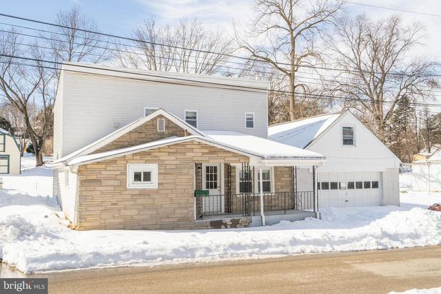 329 HILLCREST AVE, Conshohocken, PA 19428