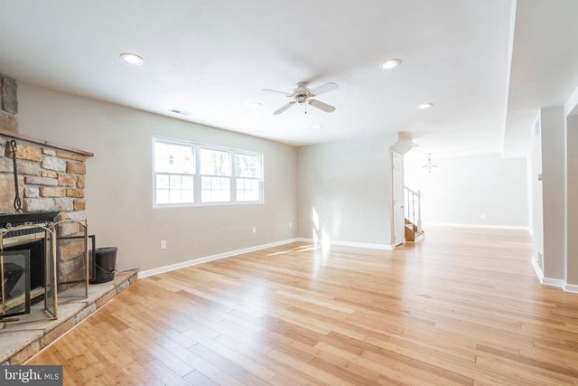 329 HILLCREST AVE, Conshohocken, PA 19428