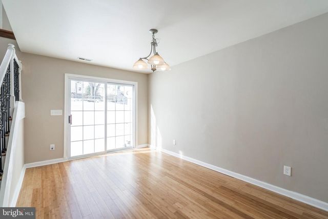 329 HILLCREST AVE, Conshohocken, PA 19428