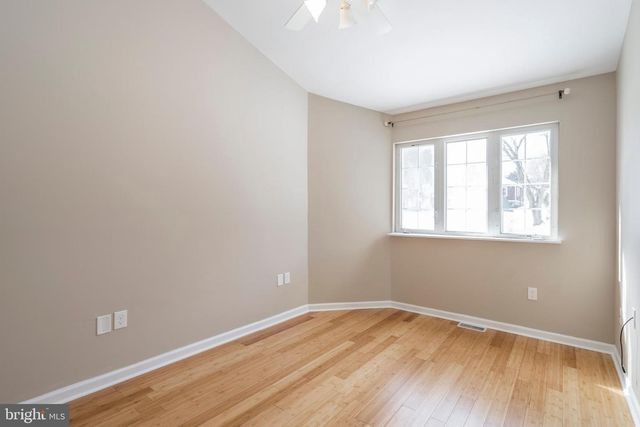 329 HILLCREST AVE, Conshohocken, PA 19428