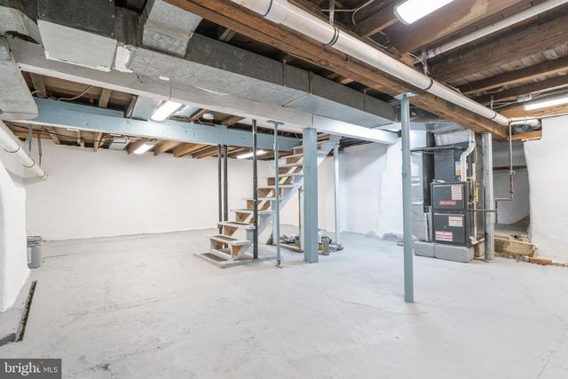 329 HILLCREST AVE, Conshohocken, PA 19428