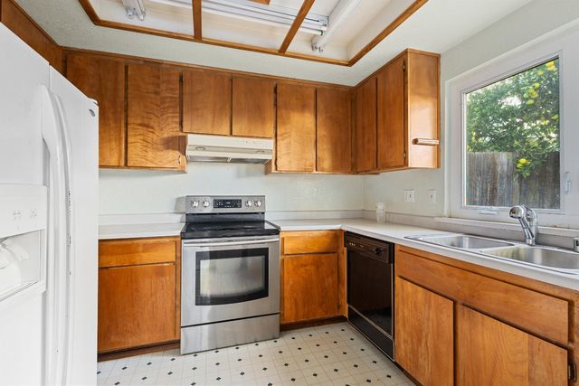 2407 Seamist Dr, Sacramento, CA 95833