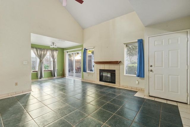 2407 Seamist Dr, Sacramento, CA 95833