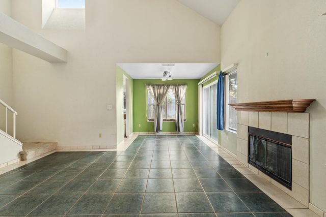 2407 Seamist Dr, Sacramento, CA 95833