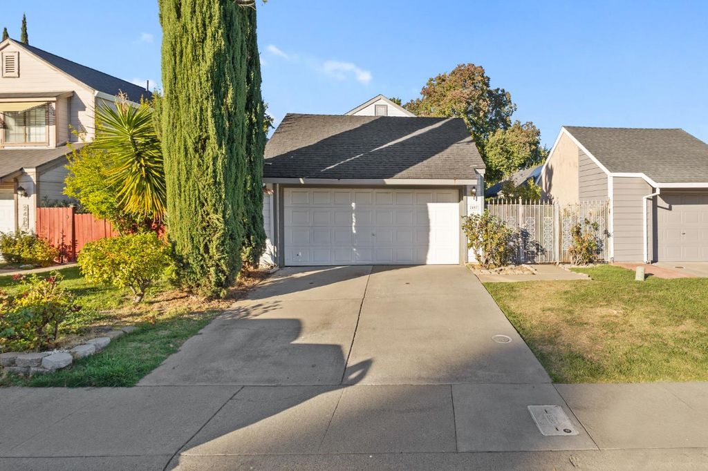 2407 Seamist Dr, Sacramento, CA 95833