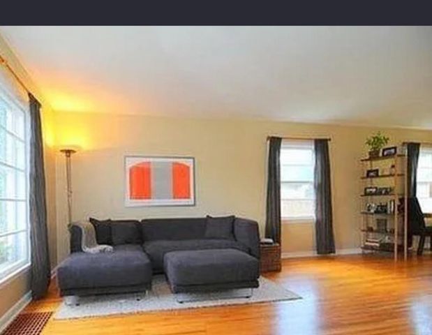 3838 France Avenue S, Saint Louis Park, MN 55416