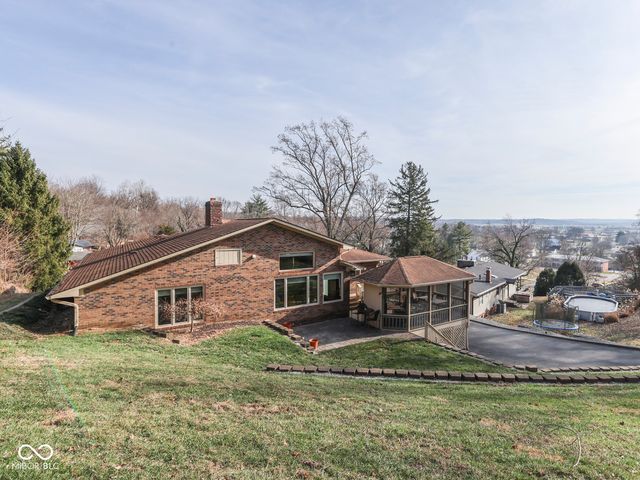 492 Valley Drive, Martinsville, IN 46151