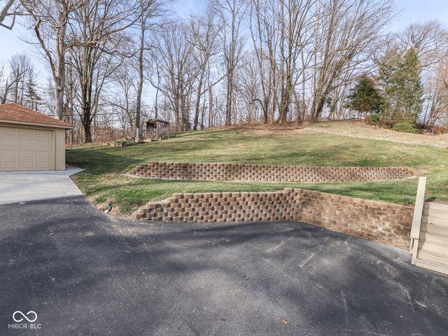 492 Valley Drive, Martinsville, IN 46151