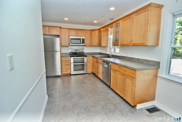 99 Cumpstone Drive, Hamden, CT 06518