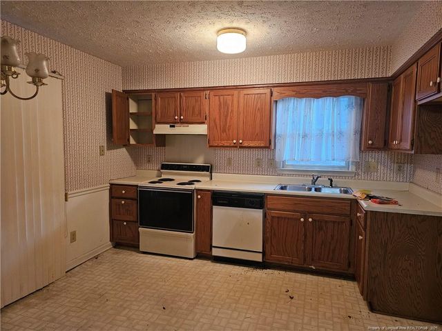 2670 Rivercliff Road, Fayetteville, NC 28301