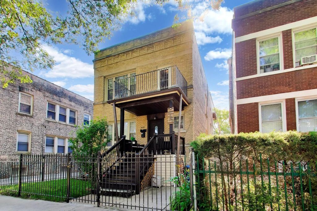 4542 N Long Avenue, Chicago, IL 60630 — photo 2