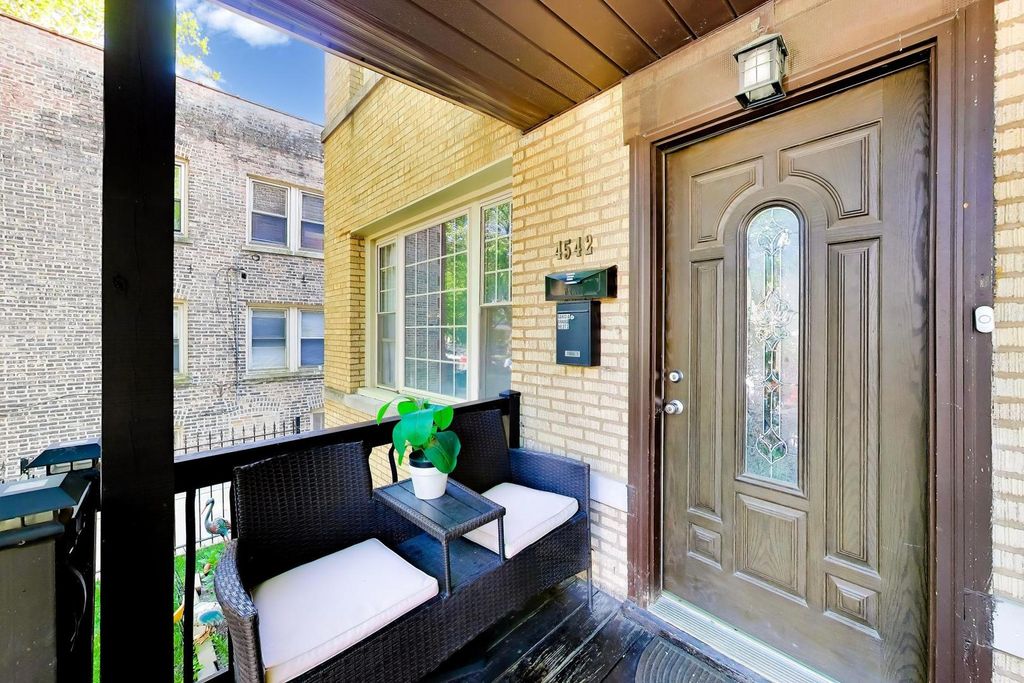 4542 N Long Avenue, Chicago, IL 60630 — photo 3