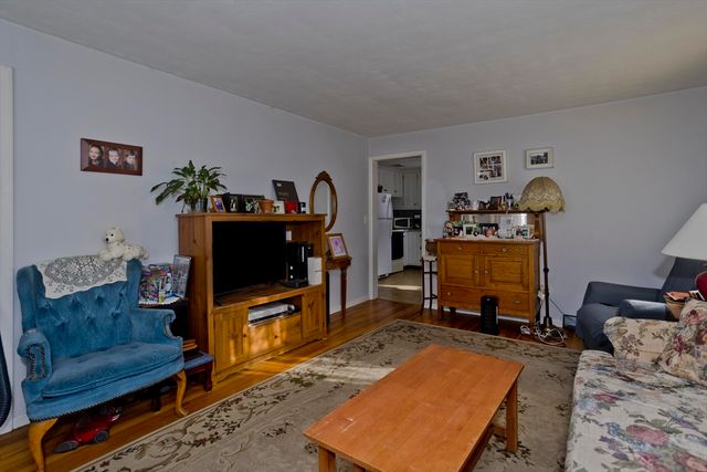 129 Cooper St, Springfield, MA 01108