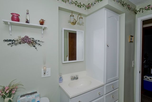 129 Cooper St, Springfield, MA 01108