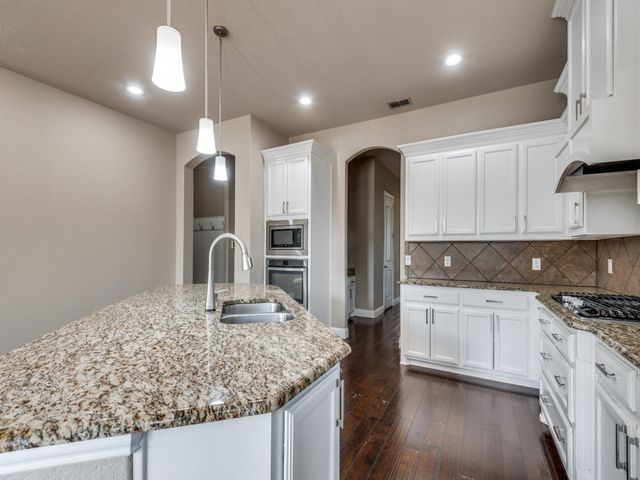 4514 Periwinkle Drive, Mansfield, TX 76063