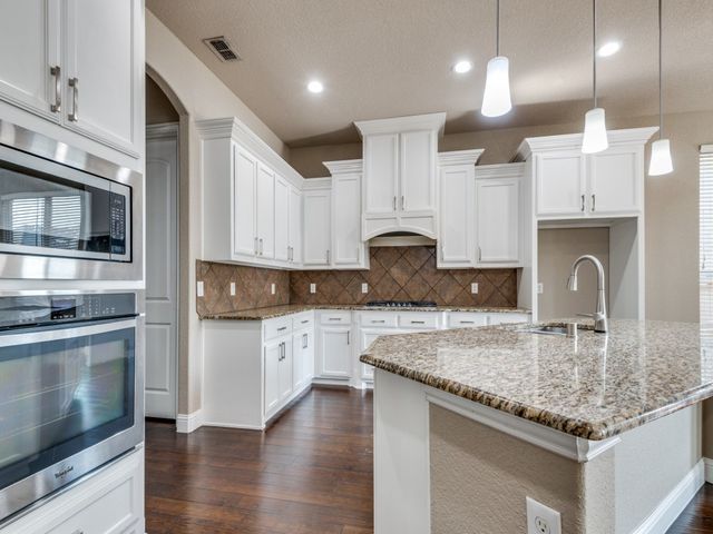 4514 Periwinkle Drive, Mansfield, TX 76063