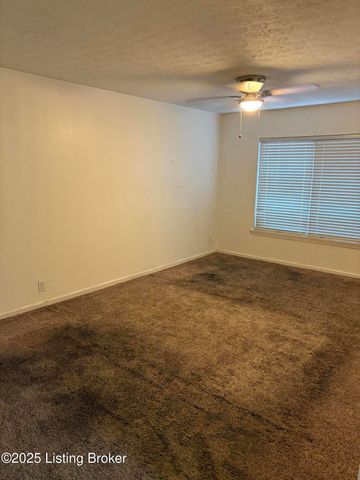 7008 Wildwood Cir 63, Louisville, KY 40291