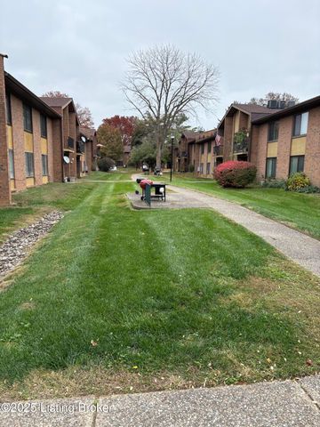 7008 Wildwood Cir 63, Louisville, KY 40291