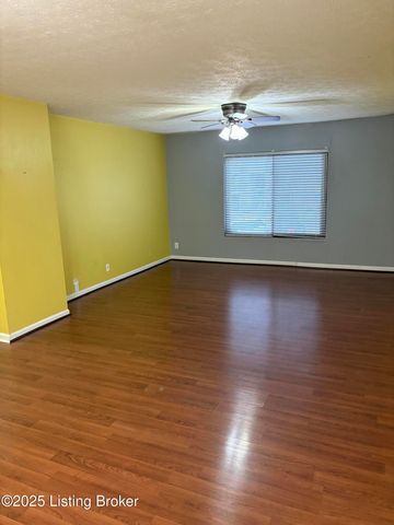 7008 Wildwood Cir 63, Louisville, KY 40291