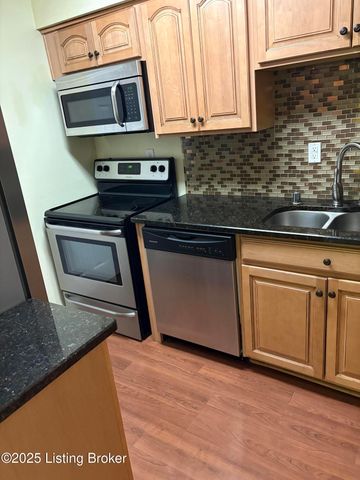 7008 Wildwood Cir 63, Louisville, KY 40291