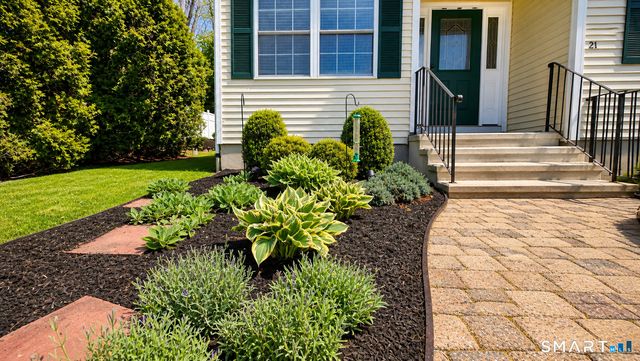 21 Stanley Street, Naugatuck, CT 06770