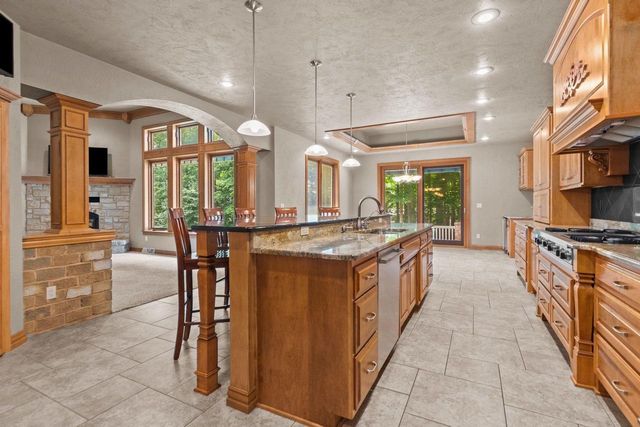 448 HARVEST ROAD, Green Bay, WI 54302