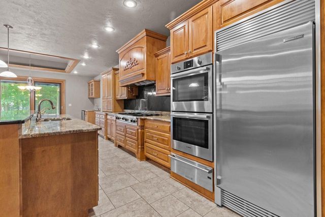 448 HARVEST ROAD, Green Bay, WI 54302