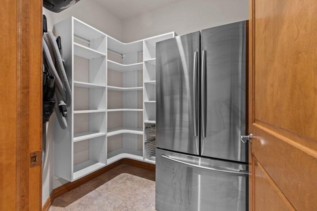 448 HARVEST ROAD, Green Bay, WI 54302