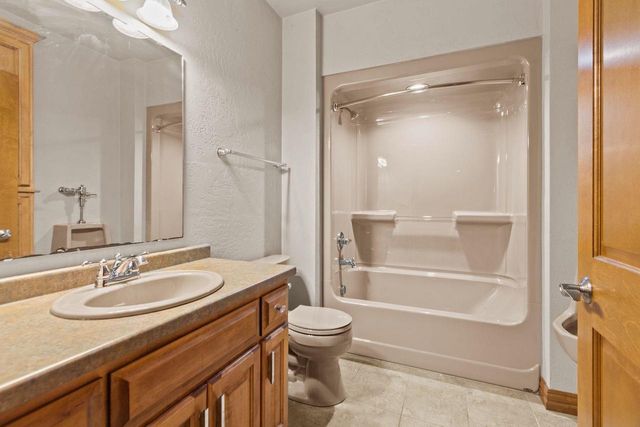 448 HARVEST ROAD, Green Bay, WI 54302