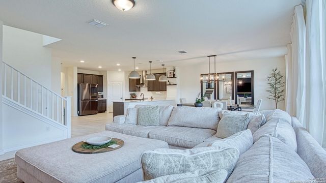 6510 CIBOLO SPGS, Converse, TX 78109