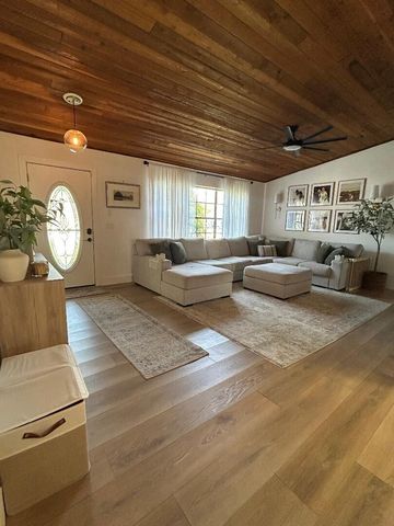 160 9th Court, Vero Beach, FL 32962